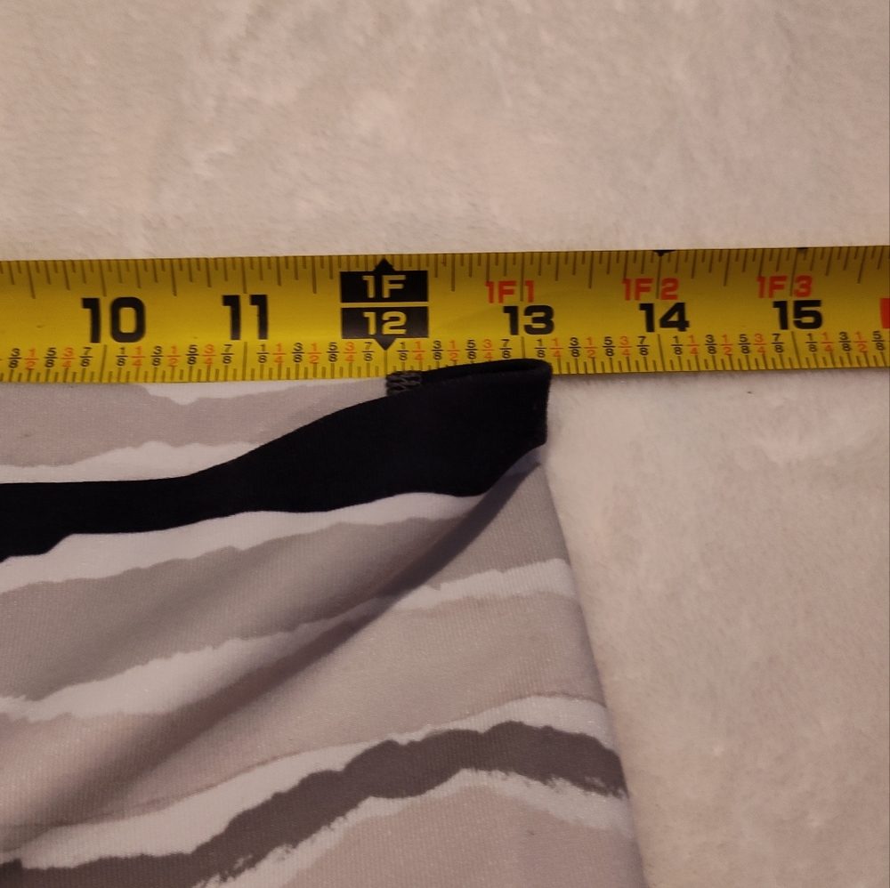 Lululemon Athletica Capri Leggings (NO SIZE TAG, SEE MEASUREMENTS) - Picture 8 of 12